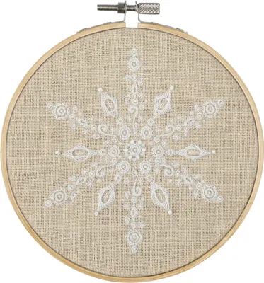 Image de Kit de broderie sur toile de lin, avec motif "Flocon de neige" réalisé en point libre, dimensions : 12,5 x 12,5 cm