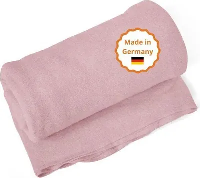 Produktbild von sleepling Kuscheldecke Wohndecke Germany, Sofadecke, 150 x 200 cm, , waschbar, hellgrau-rosa melange