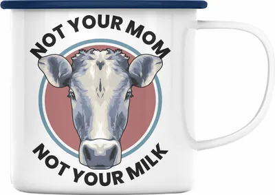 Produktbild von Trendation - Veganer Geschenk Lustige Emaille Tasse Vegetarier Geschenkidee Emaille Tasse Lustig für Geschenkset oder Geschenkbox Vagenerin Not Your Mom Not Your Milk (Blau)