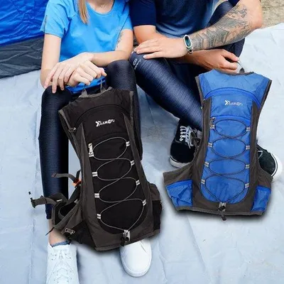 Produktbild von Famanu Trinkrucksack mit 2 Liter Trinkblase - Wasserdicht, Atmungsaktiv, Ultraleicht