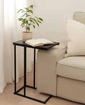 Produktbild von Beistelltisch mit Metallgestell und Holzplatte vielseitig einsetzbar im Industrial Design
