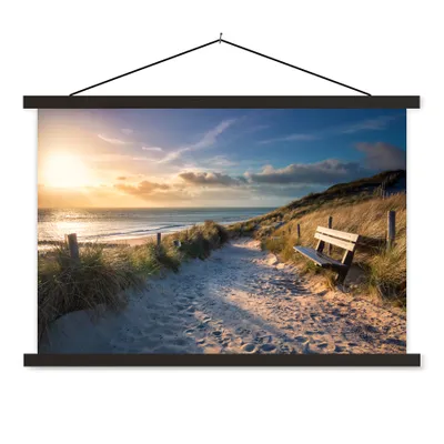 Produktbild von MuchoWow® Textilposter Sonnenuntergang - Strand - Düne - Gras - Bank 60x40 cm mit schwarzem Rahmen - Hölzernes
