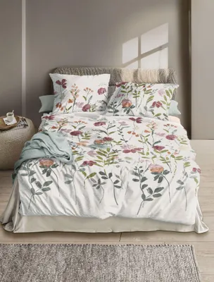 Produktbild von Irisette Easy Soft-Seersucker Bettwäsche 135x200 Wiesenblumen weiß rot 8547-60