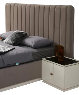 Produktbild von Design Schlafzimmer Set Elegant Luxus Bett und 2x Nachttische Modernes