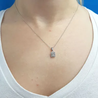 Produktbild von Diamant Halskette mit 0,16 Carat Baguette Anhänger