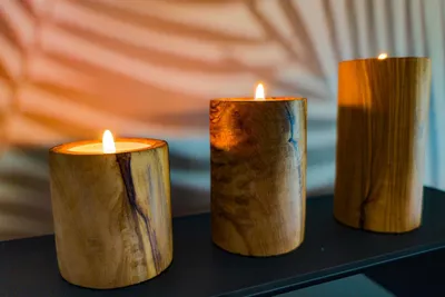Produktbild von Edles Olivenholzset von 3 Teelichtern, handgefertigt, 6-10 cm, romantisch