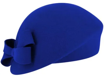 Fiebig schicker asymmetrischer Pillbox-Filzhut mit Schleife in blau