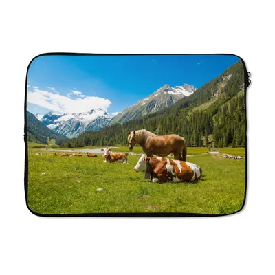Produktbild von MuchoWow® Laptop Hülle 13 Zoll Kühe - Pferde - Alpen Laptoptasche - Laptophülle - Sleeve - Rundumschutz