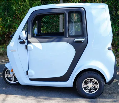 Produktbild von E-Kabinenroller Urban Hopper Cabin Base, 1.5 KW, 25 oder 45 km/h, Reichweite 80km, Farbe:grau, Höchstgeschwindigkeit:25 km/h