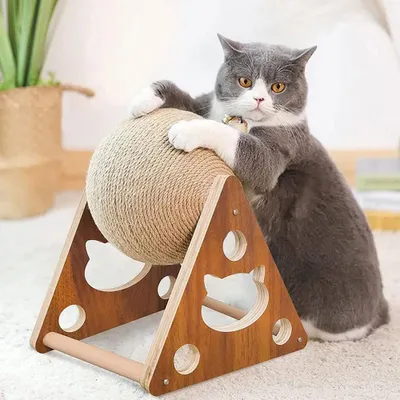 Produktbild von Livingandhome Kratzball Kratzspielzeug für Katzen 18x19x17cm, aus Massivholz & Sisalseil, Dreibeinig