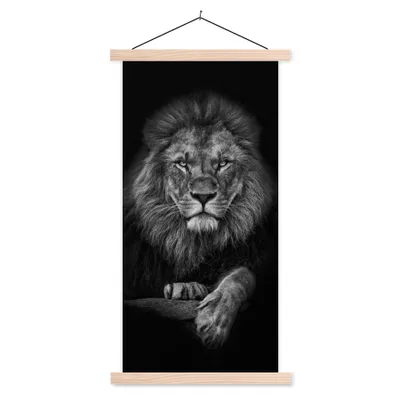 Produktbild von MuchoWow® Textilposter Löwe - Tiere - Schwarz - Weiß 60x120 cm mit holzfarbenen Rahmen - Holz