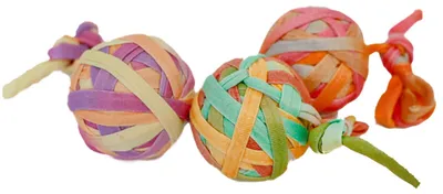 Produktbild von Katzenspielzeug · Buntes Spielball-Trio · Beschäftigung für Katzen · ca. 4 x 4 x 13 cm