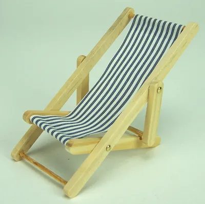 Produktbild von Liegestuhl, Garten-/Strandstuhl aus Holz, natur. Für 1:12 Puppenstuben.