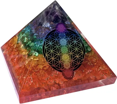 Produktbild von CHONIT Orgonit Pyramide, Chakra-Mix bunt mit Symbol Blume des Lebens, EMF-Schutz gegen Strahlung, klein mit Bergkristall als Deko für zu Hause