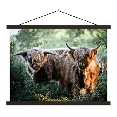 Produktbild von MuchoWow® Textilposter Schottische Highlander - Wald - Tiere 60x45 cm mit schwarzem Rahmen - Poster Schlafzimmer