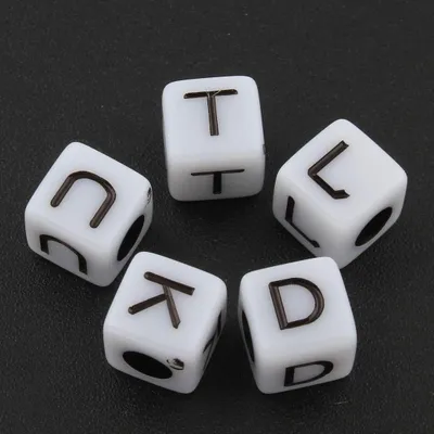 Buchstabenperlen 250 Stk. 7 mm Würfel A-Z weiß zum Auffädeln