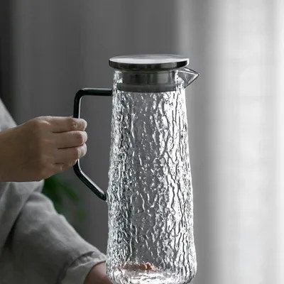Glaskaraffe 1,5 L mit Deckel aus Borosilikatglas