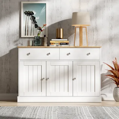 Image de Buffet, élégance meuble de salon avec texture gravée, beaucoup d'espace de rangement trois, portes et deux tiroirs