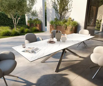 Produktbild von DELIFE Outdoortisch Edge 300x100 cm Keramik Laminam® Statuarietto Weiß Kreuzgestell Rechteck Edelstahl