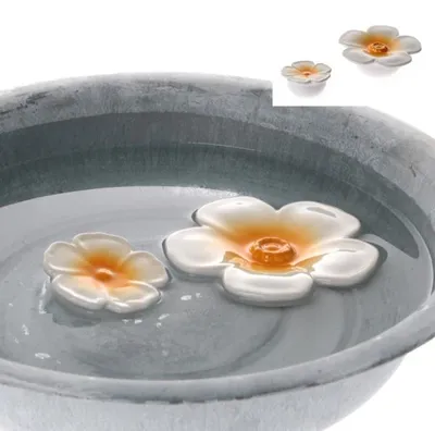 Produktbild von dio Teichdeko Blüte schwimmend weiss gelb glasiert Porzellan