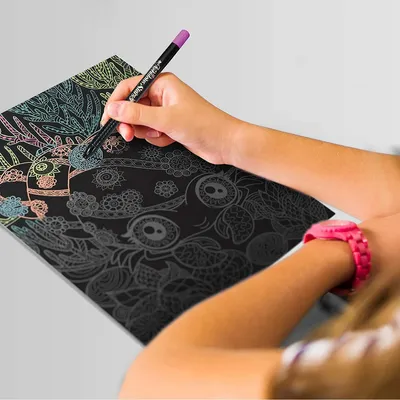 Image de Livre de coloriage avec 60 pages noires à colorier et 8 crayons gel fluo Nebulous Star