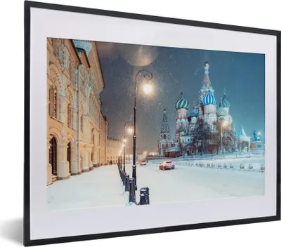 Produktbild von MuchoWow® MuchoWow® Gerahmtes Poster Schneesturm in Moskau 40x30 cm - Poster mit zchwarzem Bilderrahmen - Bilderrahmen - Poster im Rahmen