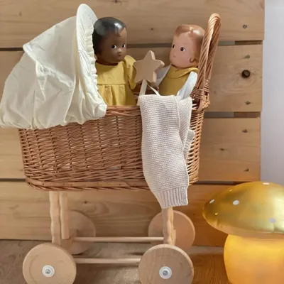 Obrázok produktu pre Kočík z prútia pre bábiky, Egmont Toys