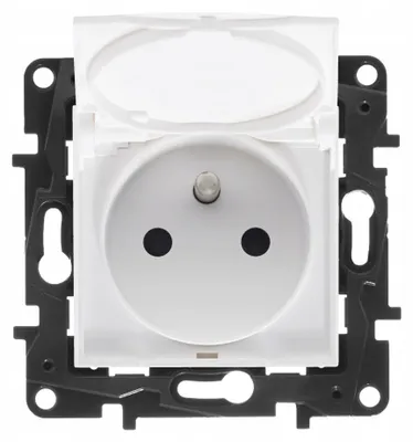 Imagen del producto de Enchufe individual Legrand Niloe Step, grado de protección IP44, color blanco