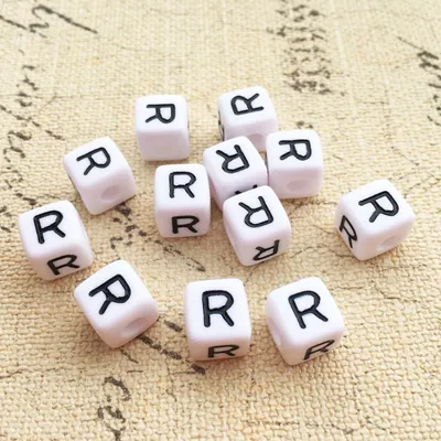 Produktbild von Buchstaben Perlen, 30 Stück, 6x6 mm, weiß mit schwarz, eckig, Buchstabe R