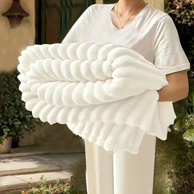 Produktbild von Luxus Samt Decke 150x200 cm – Weich & Bequem, Ganzjahresdecke, Flanell, Maschine, Weiß