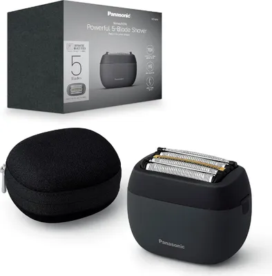 A product shot featuring the packaging and the electric shaver with its accessories.