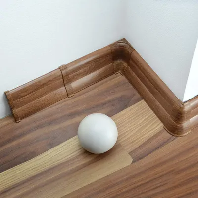 Produktbild von 2 Meter Sockelleiste 62mm PVC Eiche Tabak Laminatleisten Fussleisten aus Kunststoff PVC Laminat Dekore