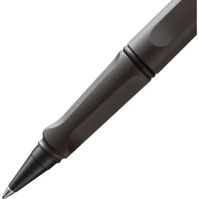 Productafbeelding van LAMY 1240177 LAMY safari vulpen met inktpatroon, kleur: umbra. Dit is een vulpen met een inktpatroon