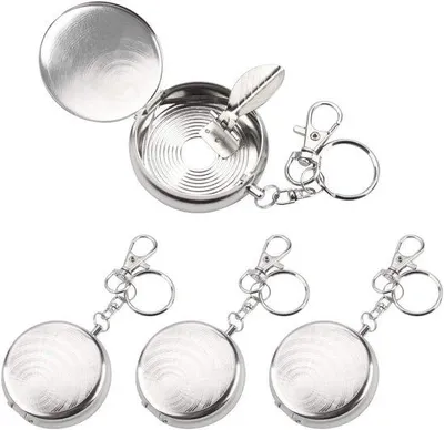 Produktbild von 4 Stück tragbare Reiseaschen, kleine runde Edelstahl-Aschenbecher mit Schlüsselanhänger und Zigarettenlöscher, tragbare Reiseaschen für draußen