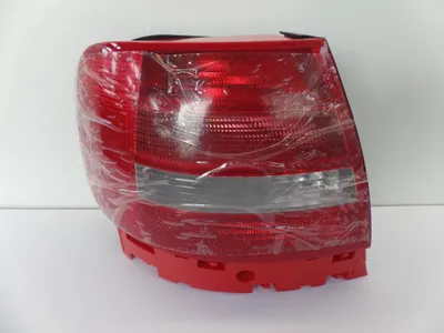Imagen del producto de Luz trasera izquierda para Audi A4 (8D), modelo 1999-2001, referencia: 8D0945095G