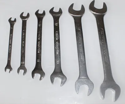 Imagen del producto de SALTUS Juego de llaves de boca doble, set CV, 6 piezas. Juego de llaves de boca de 7 a 19 mm