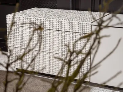 Image de Ensemble de salon blanc moderne avec meuble TV et étagères