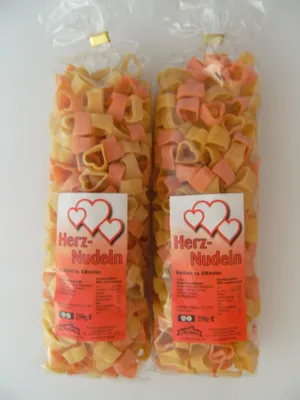 Produktbild von Streuteile Herzen aus Nudelteig, 2X 250 g, Nudeln, Pasta, Dekoration, Delikatesse, Herz