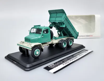 Obrázok produktu pre Premium ClassiXXs 47139 Praga V3S Dumper zelená 1:43