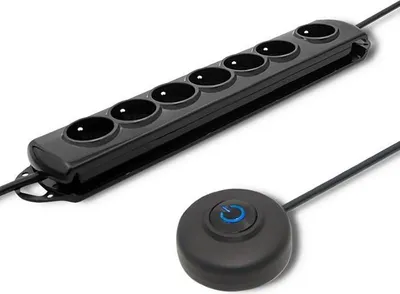 Image de Qoltec 50171 parafoudre Noir 7 prise(s) AC 230 V 1,5 m