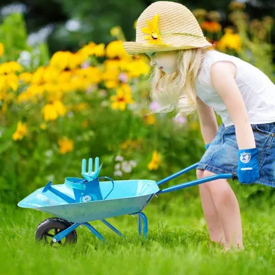 Produktbild von Famanu Kinderkranwagen mit 5-teiligem Zubehör - inklusive Schaufel, Harke und Gabel