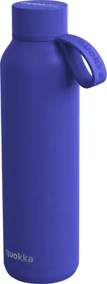Produktbild von Quokka, 630 ml Isolierflasche Modell Solid mit Trageriemen, Nachtblau