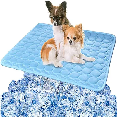 Produktbild von Selbstkühlende Hunde-/Katzenmatte, waschbare Kühldecke für Haustiere, Schlafmatte aus Eisseide, atmungsaktiv, ungiftig, ideal als Strandbett für große Hunde und Katzen (ohne Wasser).