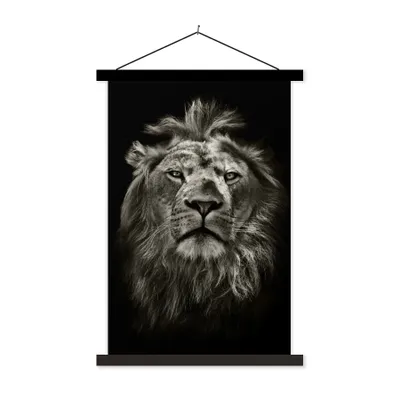 Produktbild von MuchoWow® Textilposter Löwe - Tiere - Porträt - Wildtiere - Schwarz und weiß 40x60 cm mit schwarzem Rahmen - Wanddekorationen