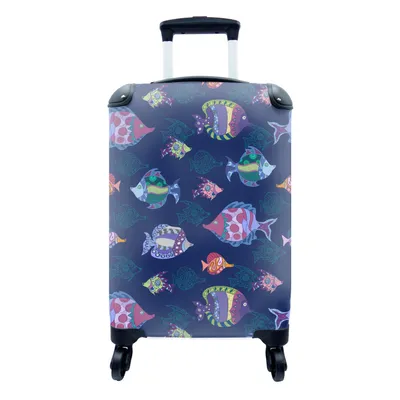 Produktbild von MuchoWow® Koffer Handgepäck Trolley Rollkoffer Kleine Reisekoffer mit 4 Rollen - Fische - Muster - Aquarium - Regenbogen - Kind - Cabin Size < 55x40x23 cm & 55x40x20 cm - Kinderkoffer - Kabinenkoffer - Boardgepäck - Reise-Box - Reisekoffer - Reisegepäck - Koffer mit Bild - Trolley für Kinder