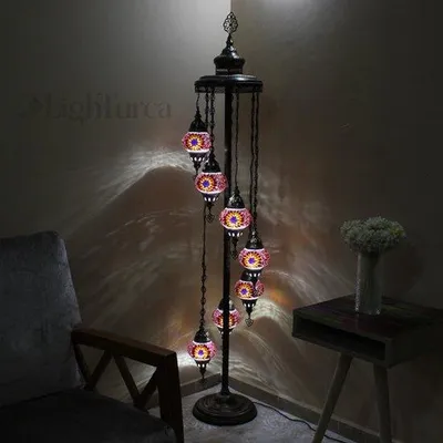 Produktbild von Handgefertigte türkische Stehlampe mit 7 bunten Glaskugeln – orientalische Mosaik-Vloerlamp für warmes Licht
