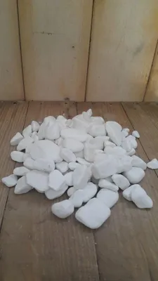 Produktbild von Weiße Kieselsteine für Garten und Dekoration, im Beutel mit ca. 1 Schaufel Inhalt