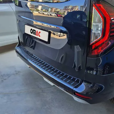 Zdjęcie produktu dla Zderzak ochronny do Mercedes Citan 2021-2025 ze stali nierdzewnej z folią węglową