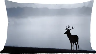 Produktbild von MuchoWow® Zierkissen Sofakissen Wohnzimmer Dekokissen 50x30 cm Hirsch - Nebel - Silhouette - Wohnzimmerdekoration - Polster mit Photo