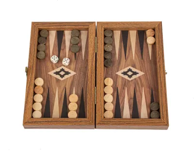 Imagen del producto de Juego de backgammon de viaje Manopoulos – Acabado en imitación madera de nogal – Compacto y hecho a mano (20x12 cm)